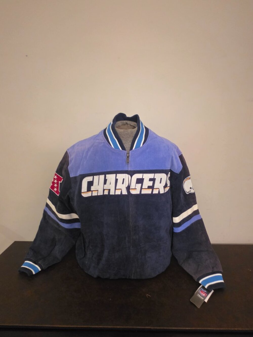 San Diego Charger Sports Jacket by G-111 Apparel is a brand new, X-Large